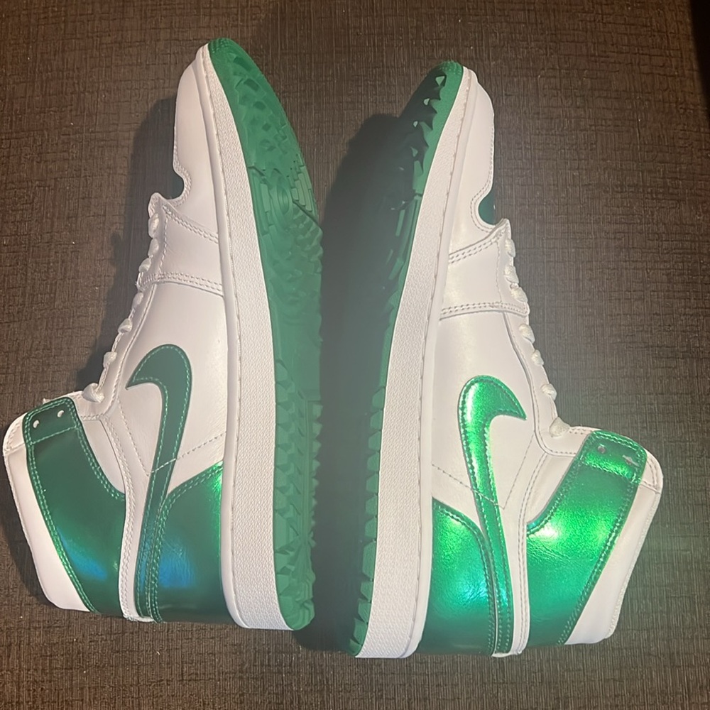 Air Jordan 1 High Golf White and Metallic Green Sneaker - Picture 7 of 11